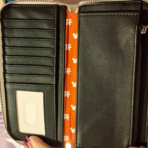 Nwot Disney parke loungefly - Picture 4 of 5